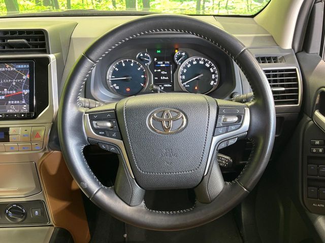 TOYOTA LANDCRUISER PRADO 2022 Image 31