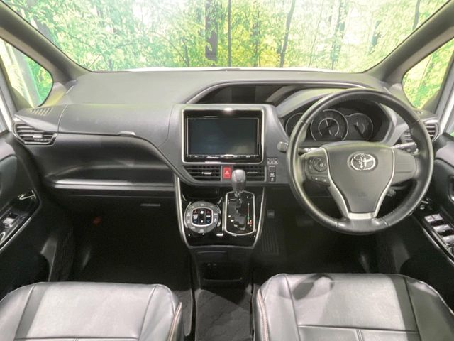 TOYOTA VOXY 2018 Image 31