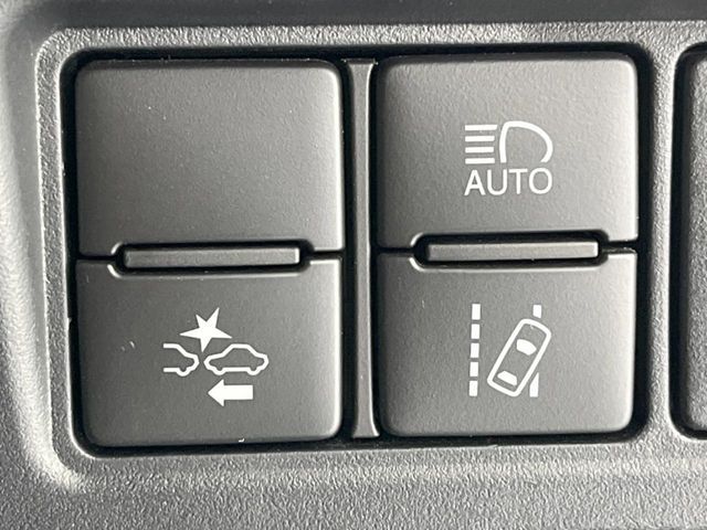 TOYOTA VOXY 2018 Image 31