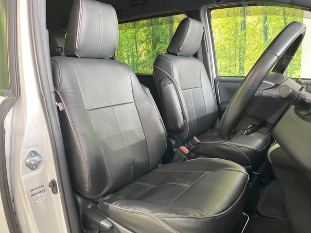 TOYOTA VOXY 2018 Image 31