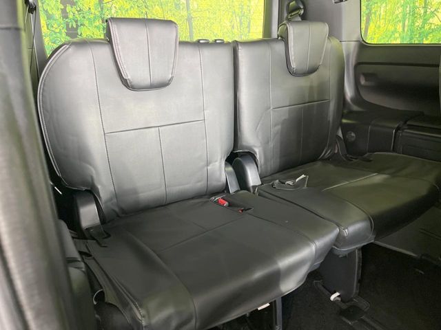 TOYOTA VOXY 2018 Image 31