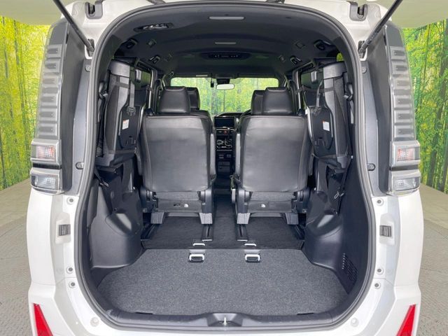 TOYOTA VOXY 2018 Image 31