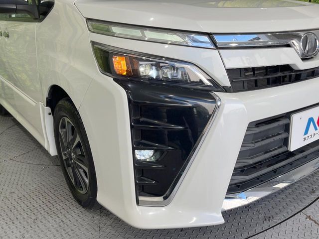 TOYOTA VOXY 2018 Image 31