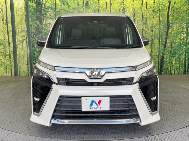 TOYOTA VOXY 2018 Image 31