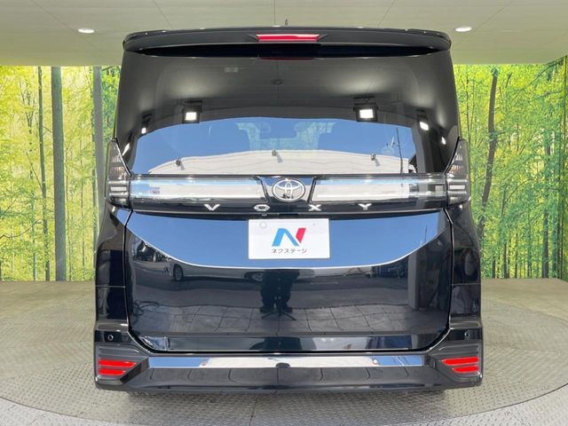 TOYOTA VOXY 2022 Image 31