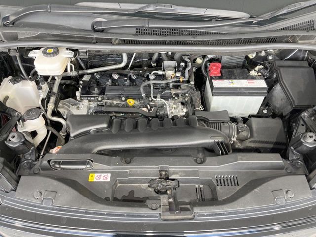 TOYOTA VOXY 2022 Image 31