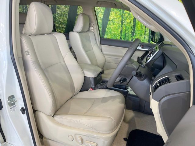 TOYOTA LANDCRUISER PRADO 2023 Image 31