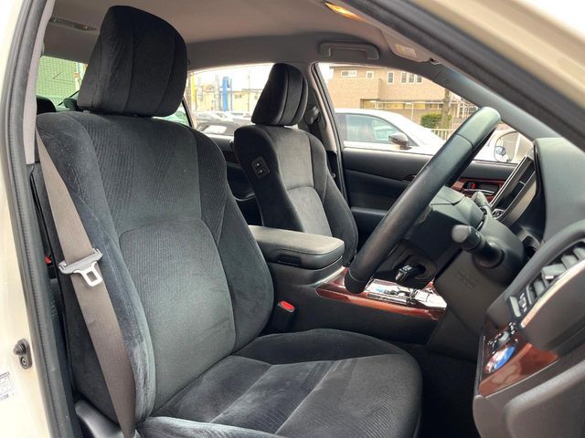 TOYOTA CROWN SEDAN HYBRID 2015 Image 31