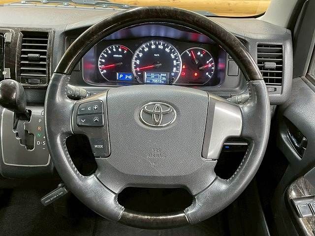 TOYOTA HIACE VAN 2WD 2017 Image 31