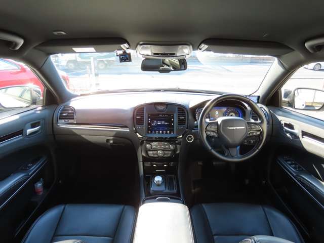 CHRYSLER 300 2017 Image 31