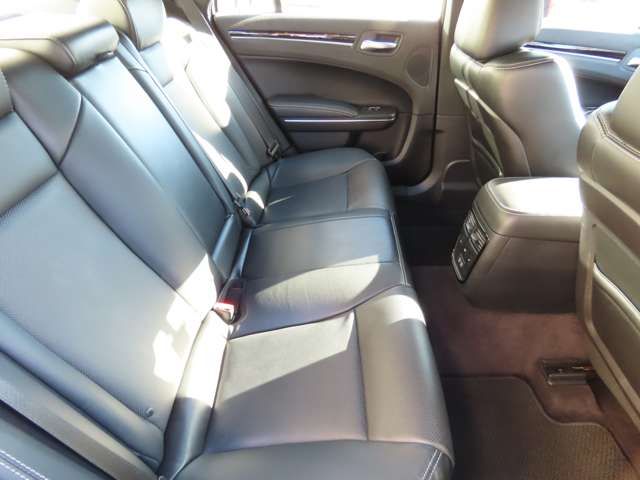 CHRYSLER 300 2017 Image 31