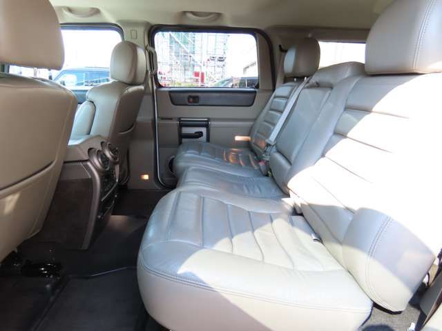 HUMMER H2 2004 Image 31