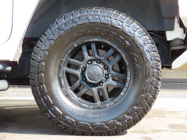 HUMMER H2 2004 Image 31