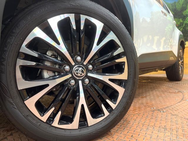 TOYOTA YARIS CROSS HYBRID 2025 Image 31