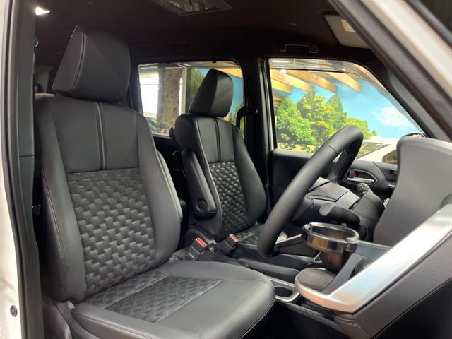 TOYOTA VOXY HYBRID 2025 Image 31