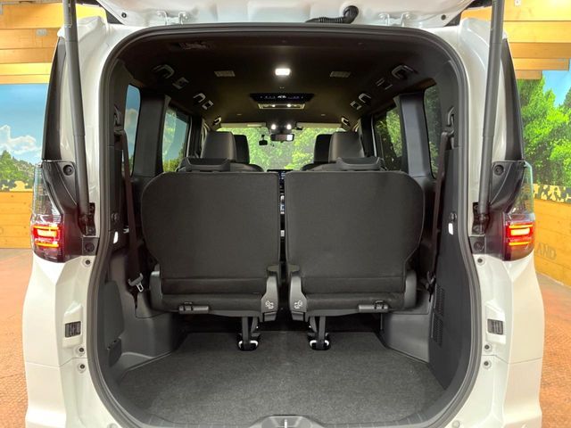 TOYOTA VOXY HYBRID 2025 Image 31