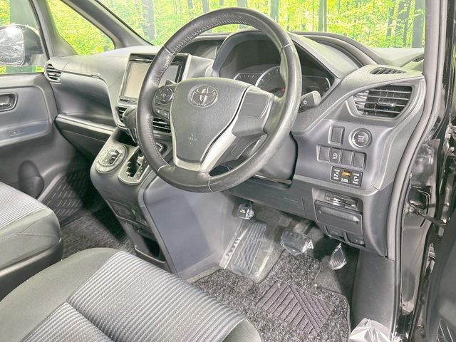 TOYOTA VOXY 4WD 2015 Image 31