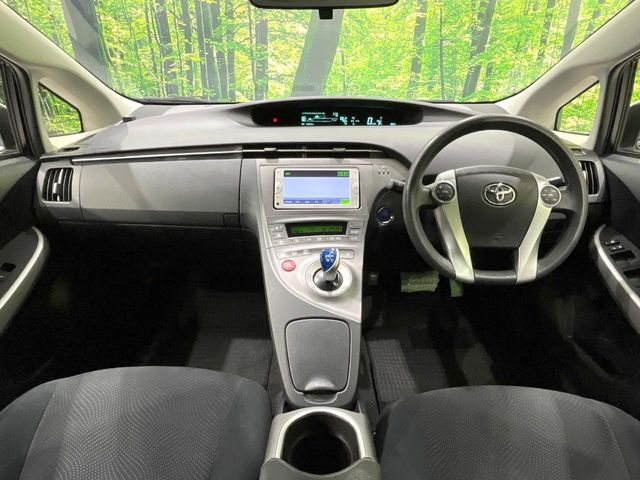 TOYOTA PRIUS 2013 Image 31