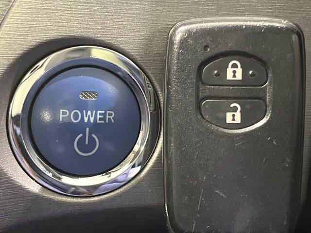 TOYOTA PRIUS 2013 Image 31