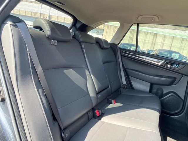 SUBARU LEGACY OUTBACK 2017 Image 31