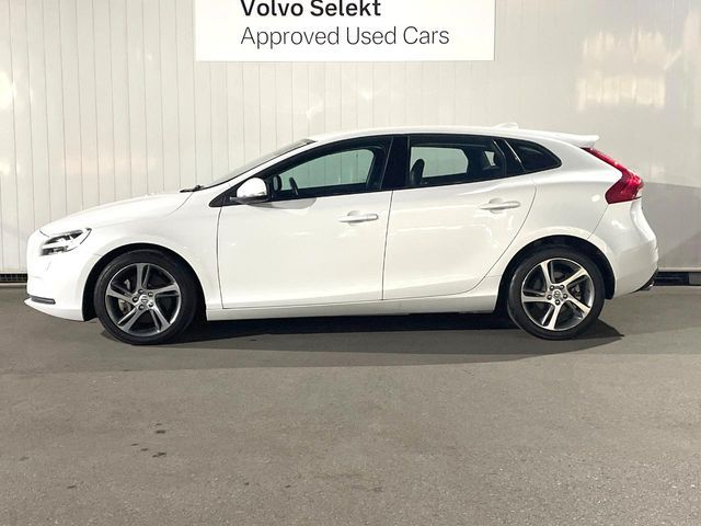 VOLVO V40 2017 Image 31