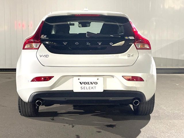 VOLVO V40 2017 Image 31