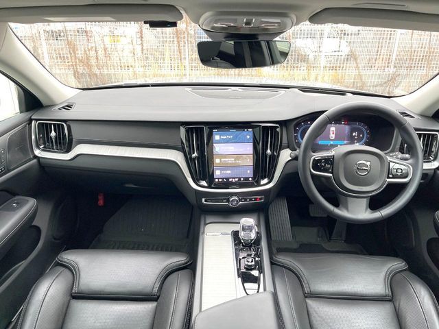 VOLVO V60 2023 Image 31