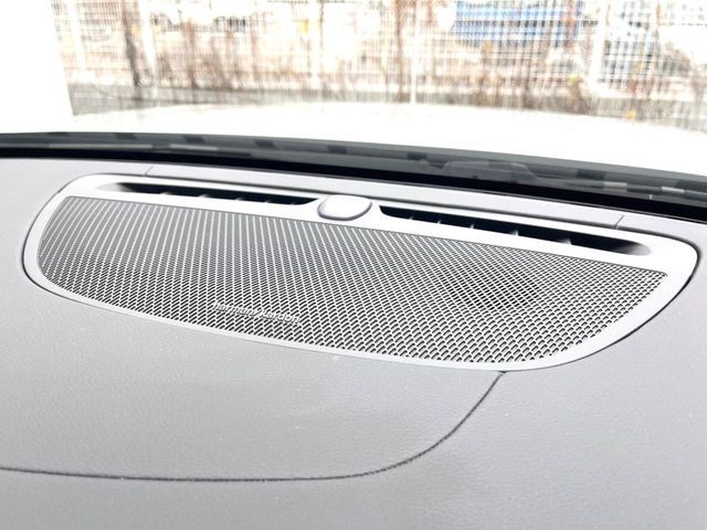 VOLVO V60 2023 Image 31