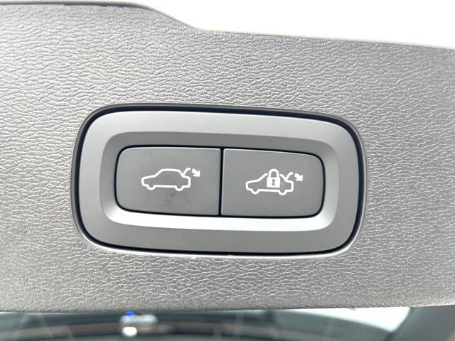 VOLVO V60 2023 Image 31