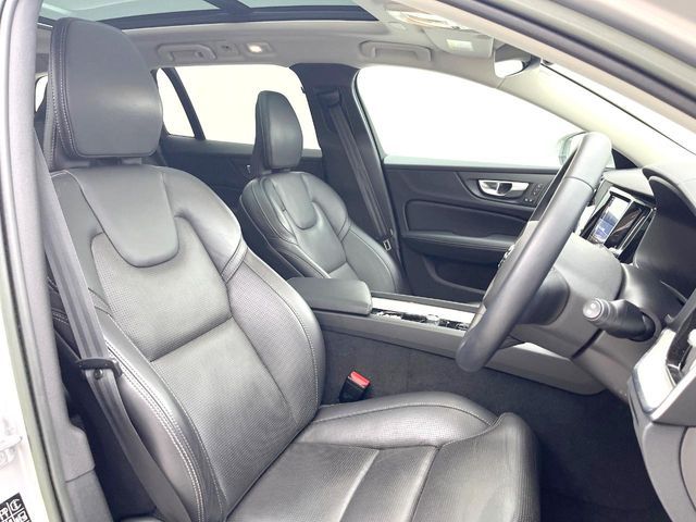 VOLVO V60 2023 Image 31