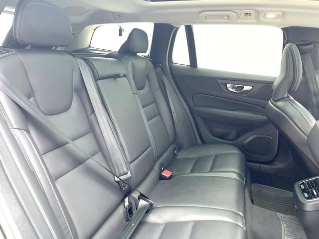VOLVO V60 2023 Image 31