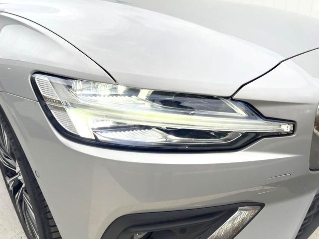 VOLVO V60 2023 Image 31