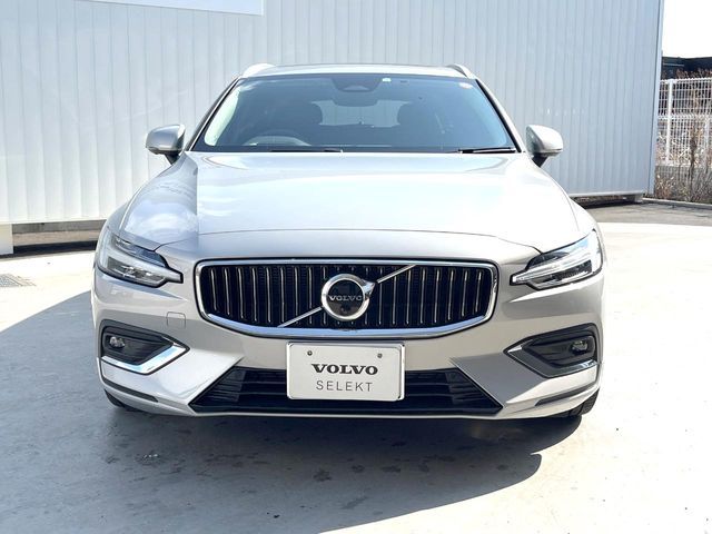 VOLVO V60 2023 Image 31