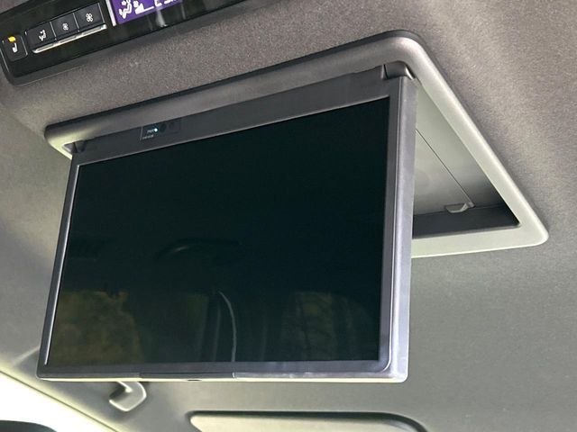 TOYOTA VOXY HYBRID 2022 Image 31