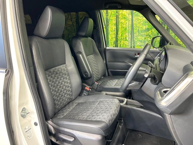 TOYOTA VOXY HYBRID 2022 Image 31