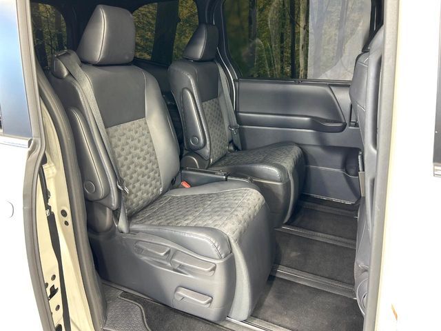 TOYOTA VOXY HYBRID 2022 Image 31