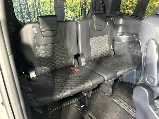 TOYOTA VOXY HYBRID 2022 Image 31