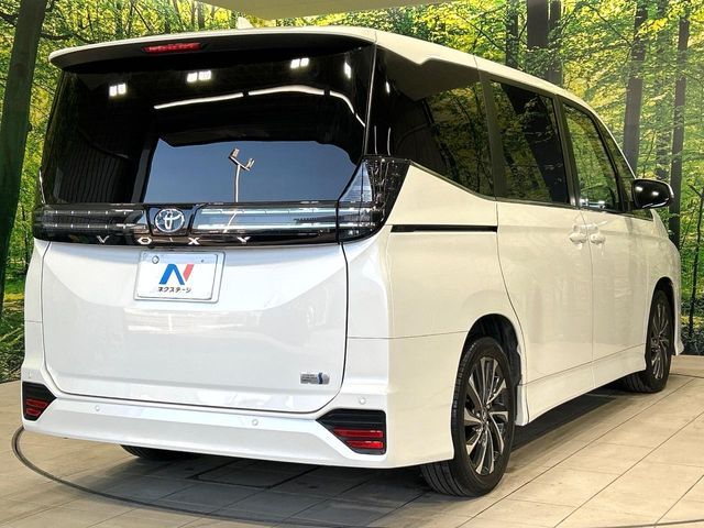 TOYOTA VOXY HYBRID 2022 Image 31