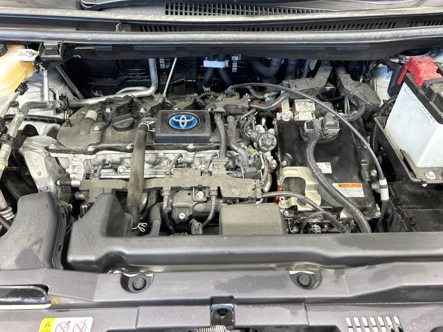 TOYOTA VOXY HYBRID 2022 Image 31