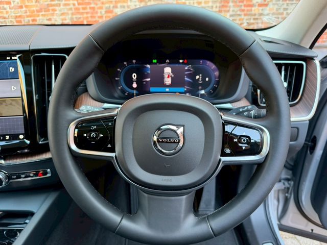 VOLVO XC60 2024 Image 31