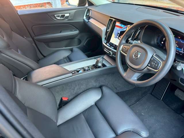 VOLVO V60 2024 Image 31