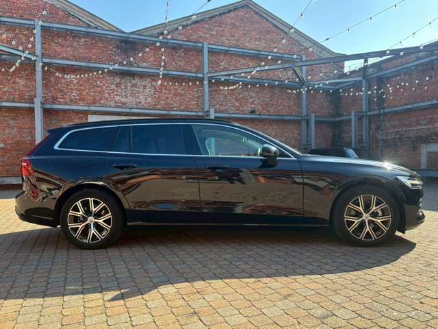 VOLVO V60 2024 Image 31