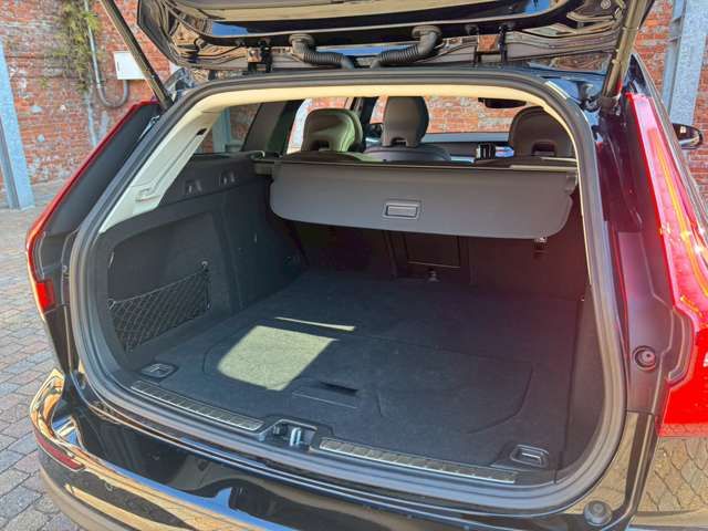 VOLVO V60 2024 Image 31