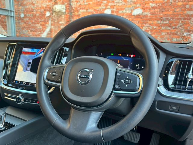 VOLVO V60 2024 Image 31