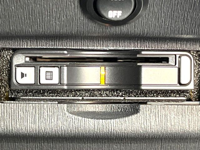 TOYOTA PRIUS 2013 Image 31