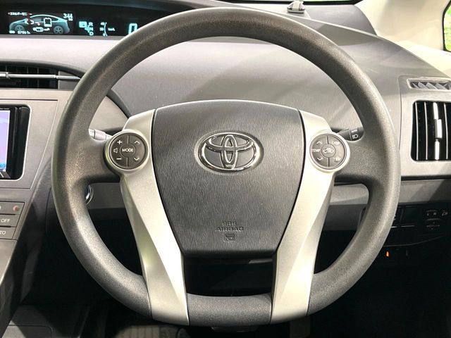TOYOTA PRIUS 2013 Image 31
