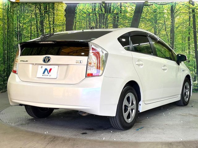 TOYOTA PRIUS 2013 Image 31