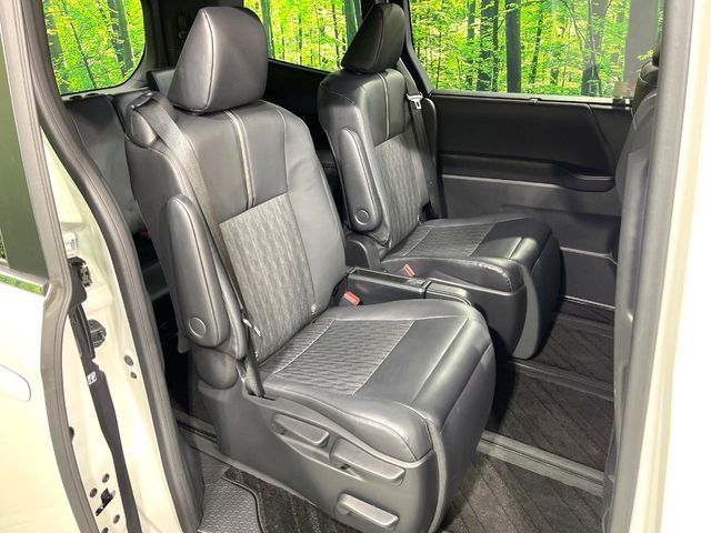 TOYOTA NOAH HYBRID 2023 Image 31