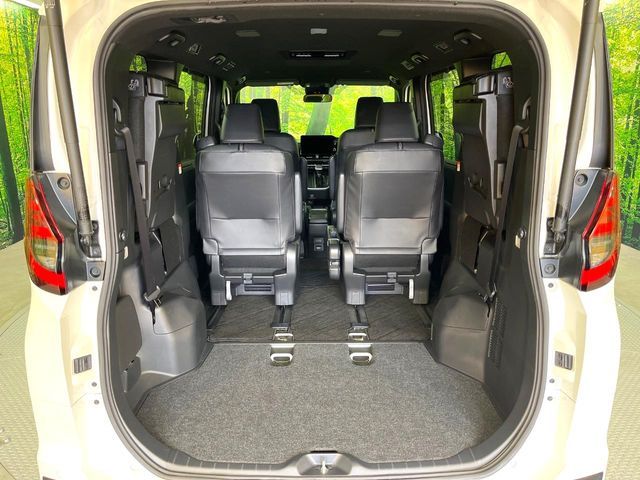 TOYOTA NOAH HYBRID 2023 Image 31