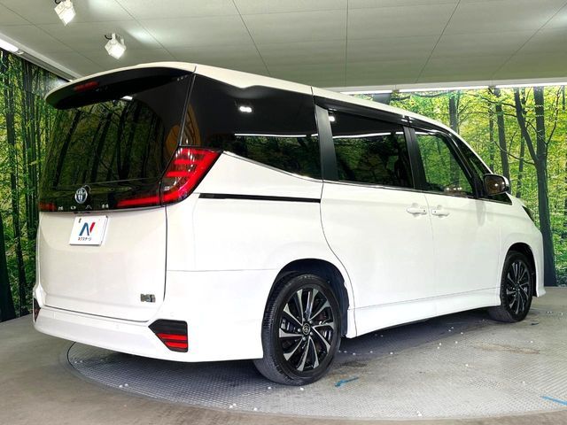 TOYOTA NOAH HYBRID 2023 Image 31